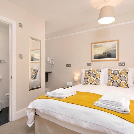 Redhouse Otel Salisbury Dış mekan fotoğraf