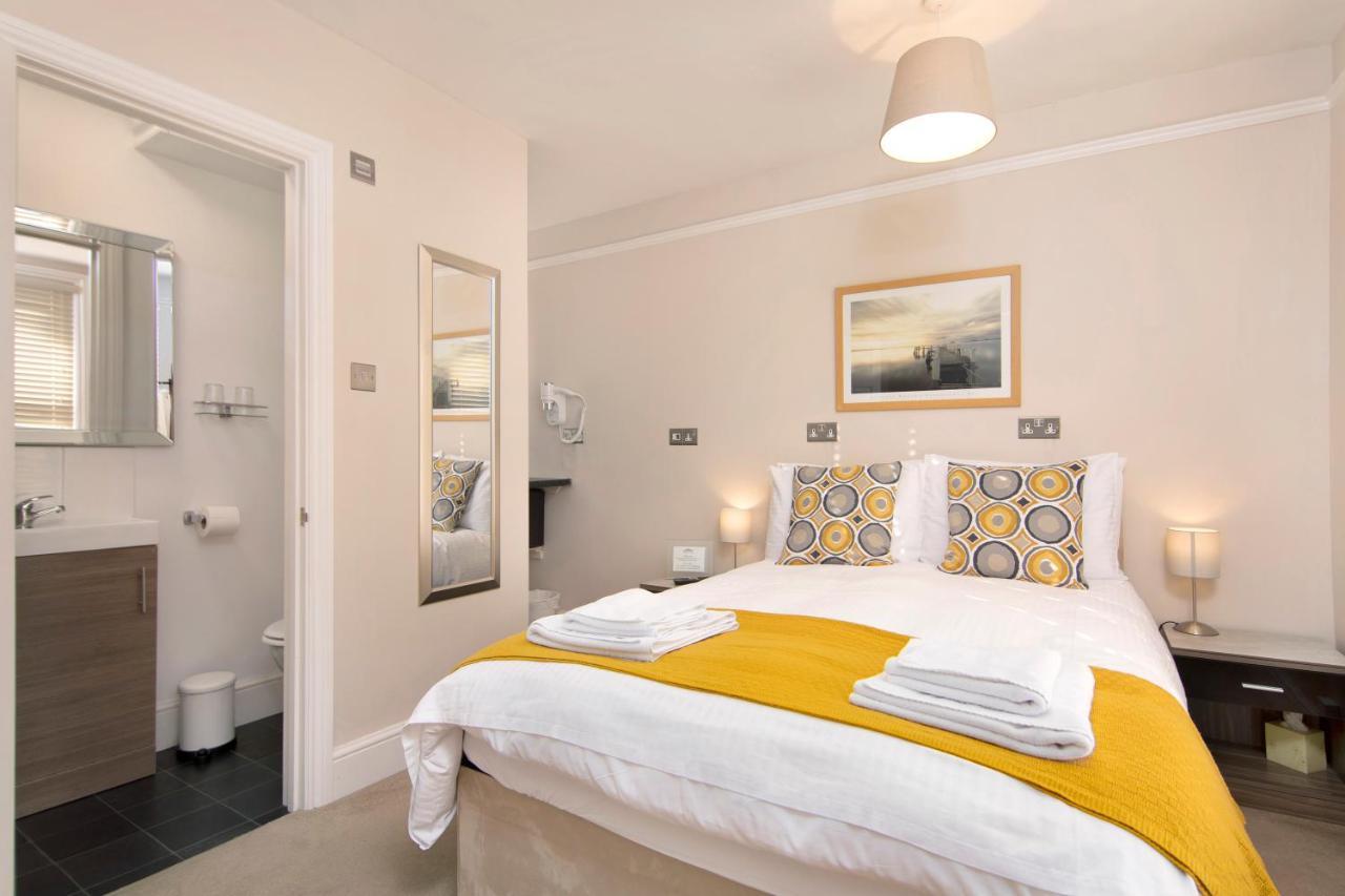 Redhouse Otel Salisbury Dış mekan fotoğraf